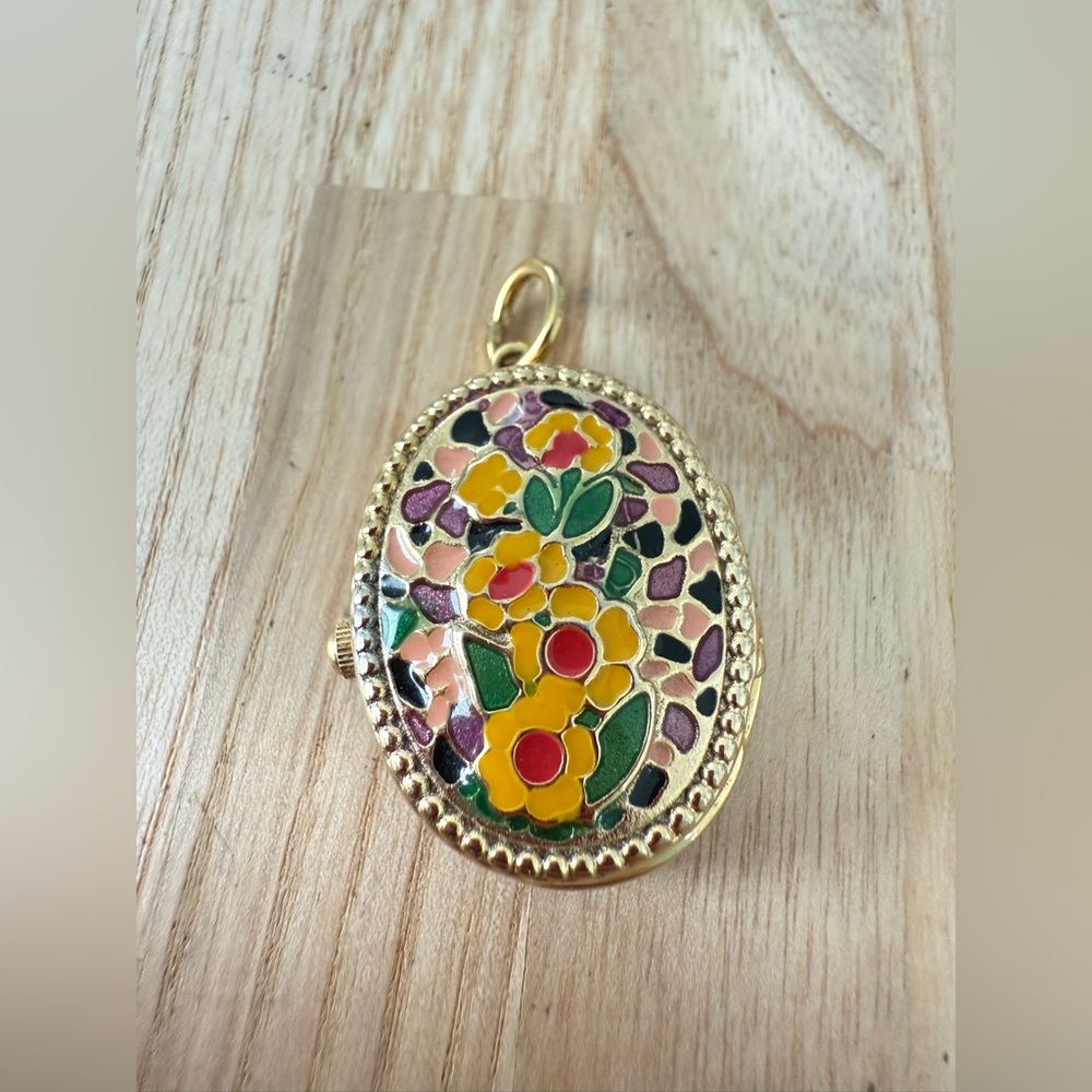 Details ladies gold tone floral enamel design hidden watch pendant NEW BATTERY